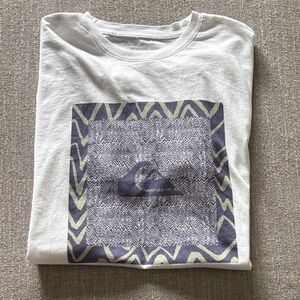Quiksilver White Tee with Purple Graphic size - L